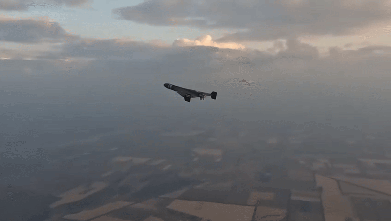    При полёте дронов на высоте 2,5-3 километра пулемёты и автоматические пушки мобильных зенитных групп становятся почти бесполезны. Источник: ТГ-канал "Военный обозреватель"