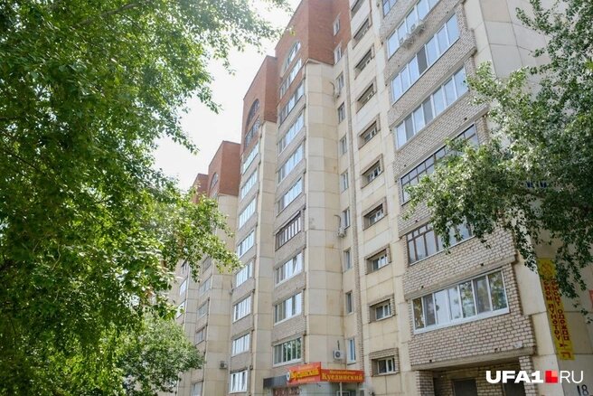 дом, где рос Артем Кулик. С виду это обычная многоэтажка в Уфе