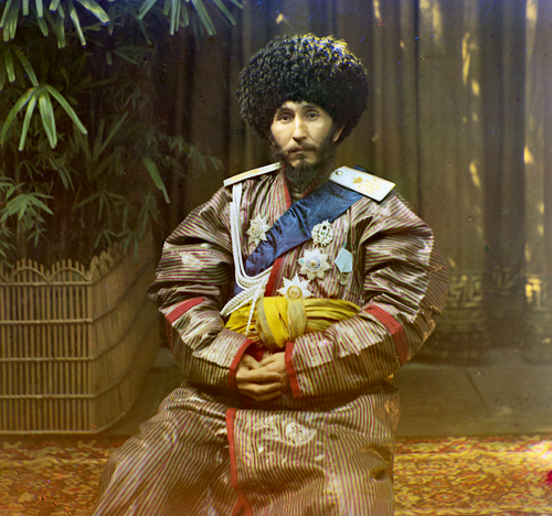 Асфандияр-хан (1871—1918) — хивинский хан в 1910—1918 годах, двенадцатый правитель из узбекской династии кунгратов в Хивинском ханстве