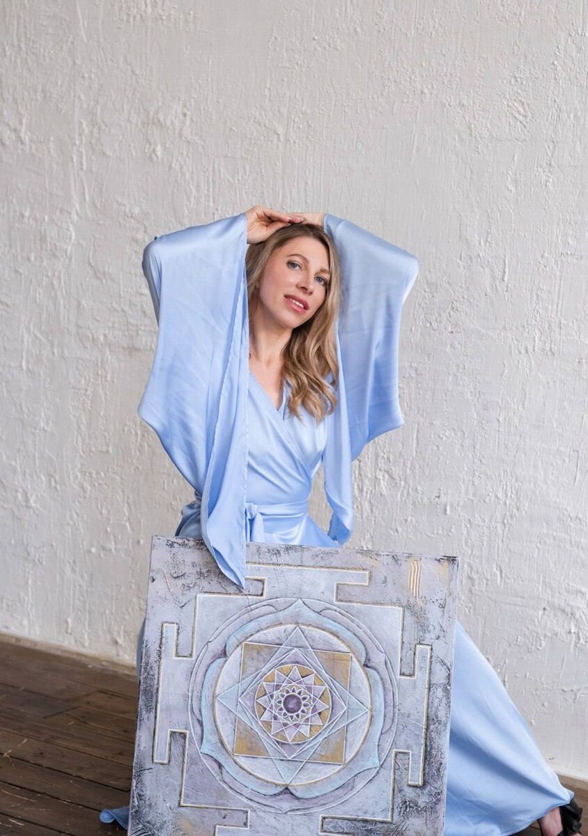 Только сегодня — предзапись на курс «Янтры Богинь» по сниженной цене. Завтра, в день эфира, цена поднимется. Не откладывайте возвращение к себе.