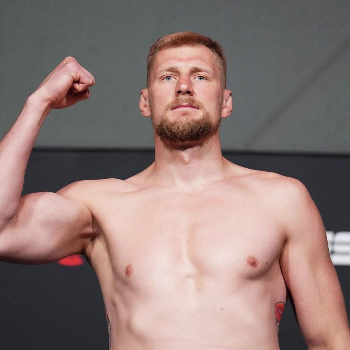 Александр Волков