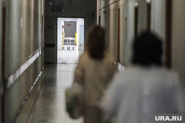 Внучка просит наказать виновных в смерти деда, который умер в больнице из-за отека легких. Фото: Вадим Ахметов © URA.RU