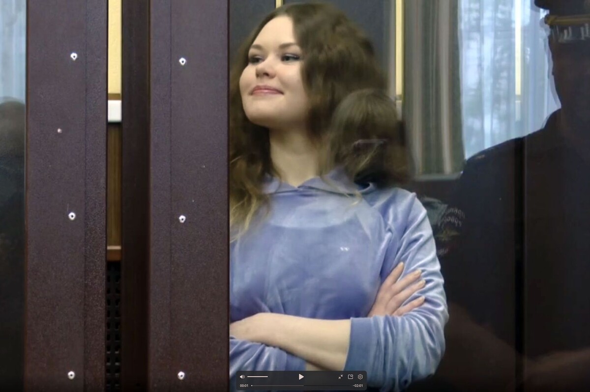    Надежда Россинская (физическое лицо, внесённое в РФ в перечень террористов и экстремистов) в суде