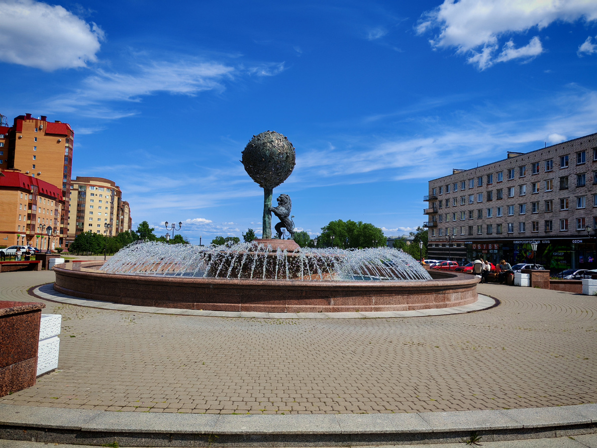 Фонтан «Лев у Померанцевого дерева». 