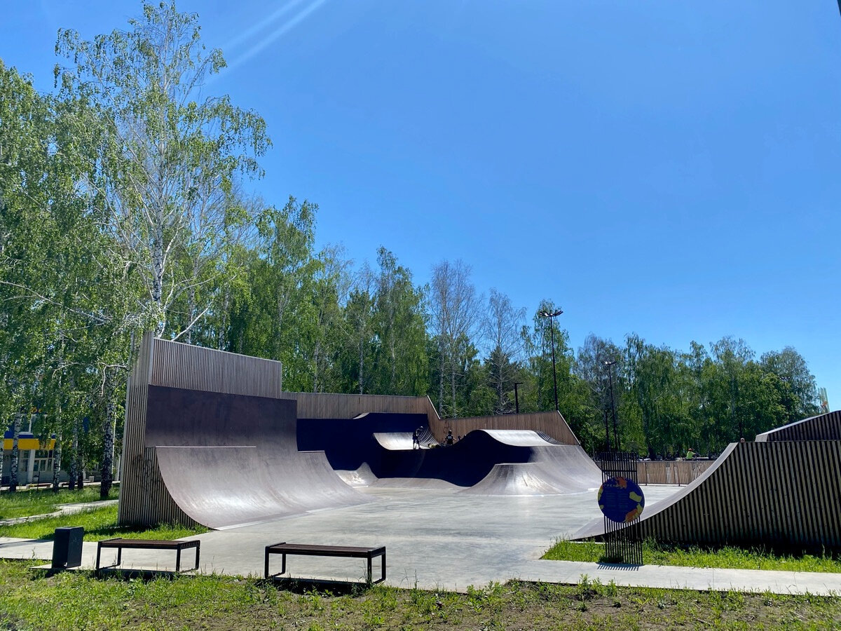 Деревянный эйр-парк подойдёт для продвинутых райдеров, умеющих делать трюки в воздухе