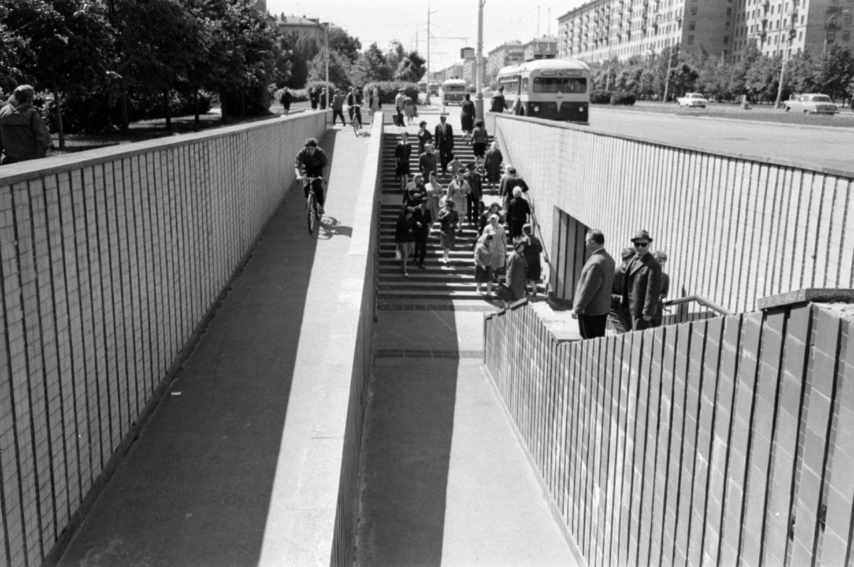 Недалеко от универмага "Москва"