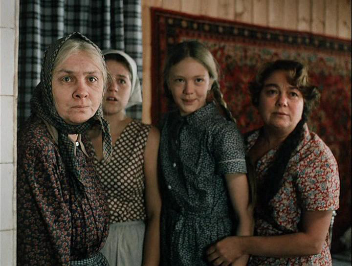 Кадр из фильма «Любовь и голуби»