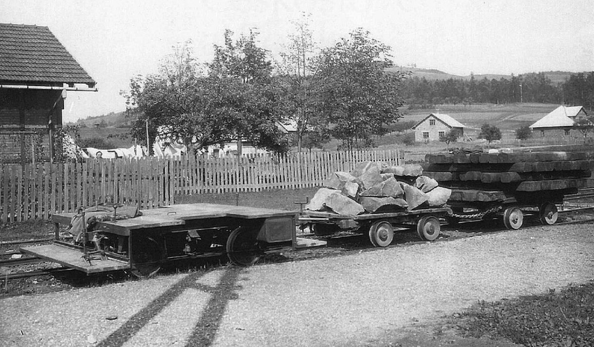 Motorový vozík Tatra T 14, эта дрезина послужила основой для постройки бронедрезины.