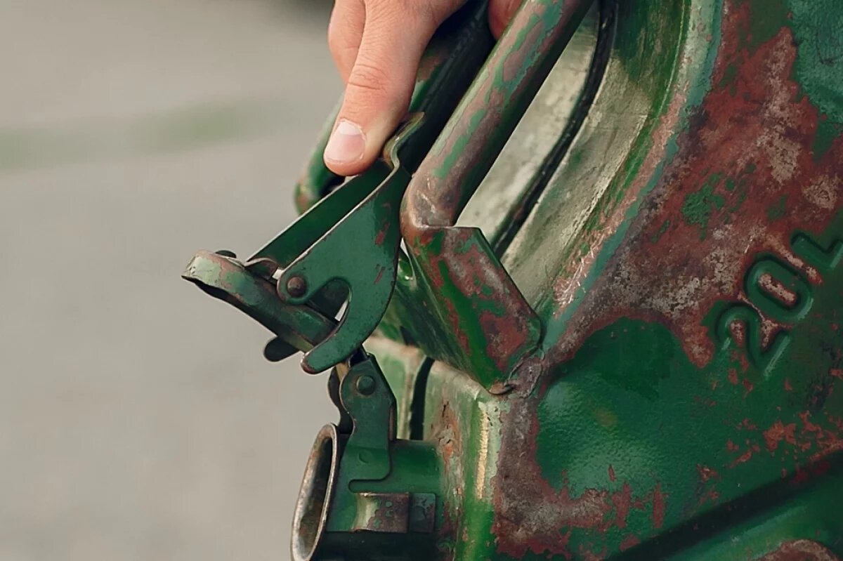    Подросток из ЕАО сжёг ноги, пытаясь избавиться от мусора во дворе