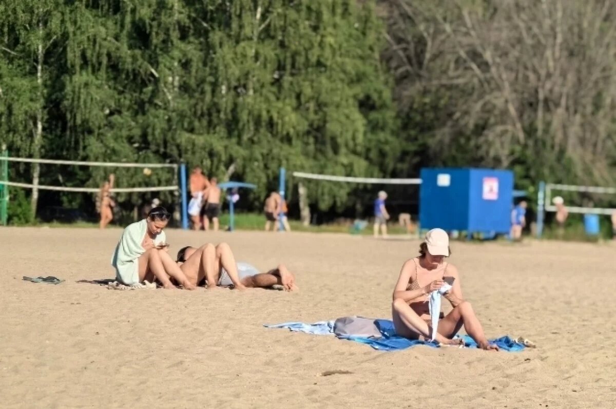    Спасатели все время напоминают, что дети тонут молча. В воде все происходит тихо и быстро. Ребенок уходит под воду и все.