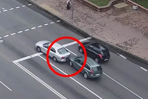 Однако даже в критический момент можно избежать ДТП, если знать правильные действия и отработать их заранее.