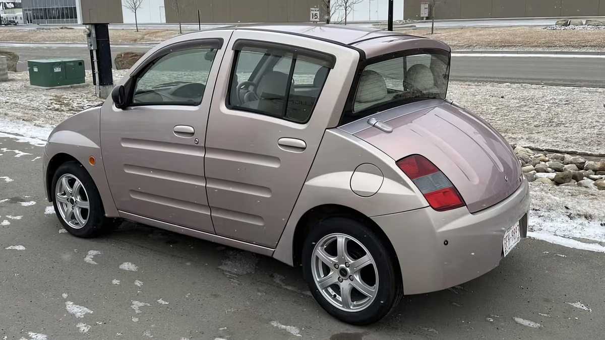 ©Bring a Trailer ©Toyota