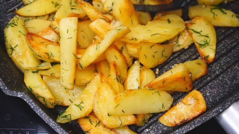 Как вкусно пожарить или запечь картошку ("подборка самых лучших рецептов")