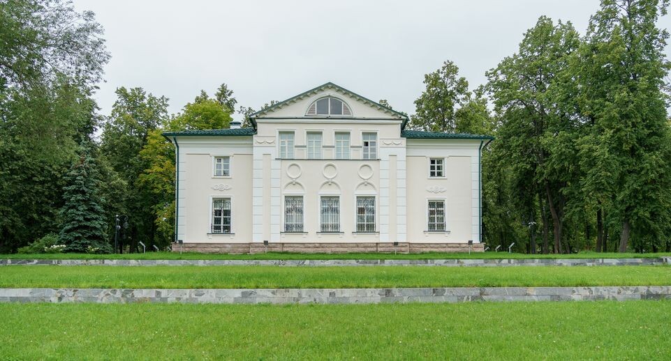    Летняя усадьба Белая Дача в подмосковных Котельниках / Медиасток.рф