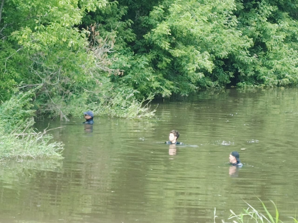     В Оренбуржье продолжаются масштабные поиски пропавших девочек Оренбуржье
📷    В Оренбуржье продолжаются масштабные поиски пропавших девочек Оренбуржье
📷    В Оренбуржье продолжаются масштабные поиски пропавших девочек Оренбуржье
