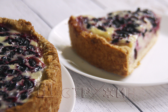 Вкуснейший пирог с жимолостью.