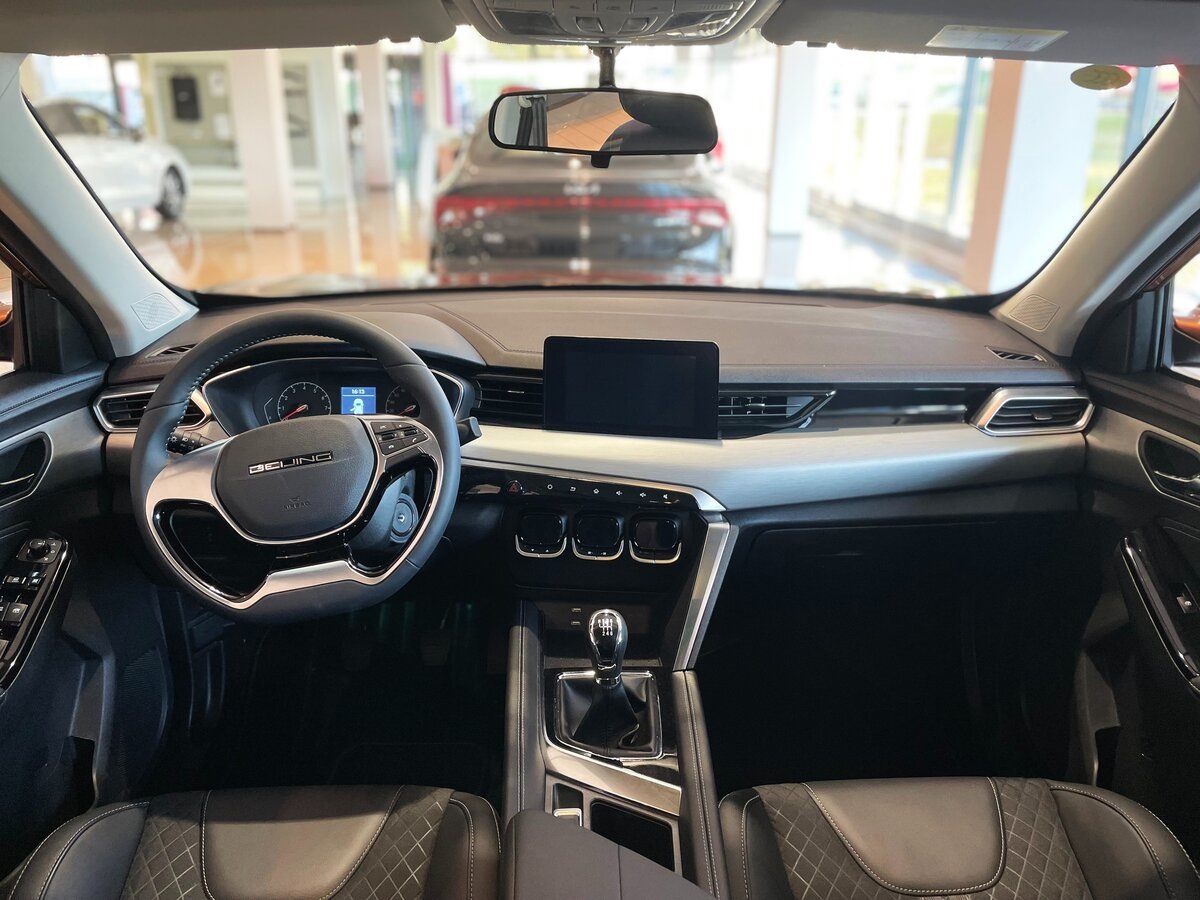 BAIC X35 уверенно держал курс