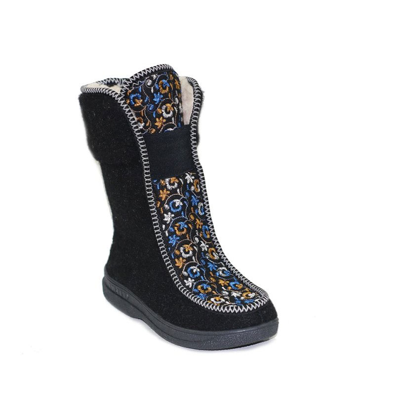 Такие точно сапоги были у моей мамы.