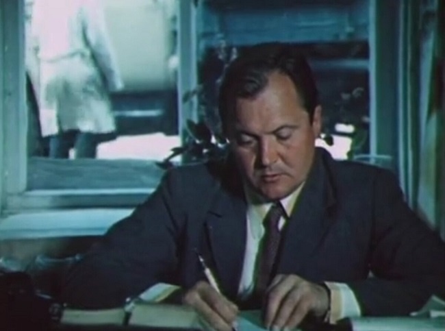 Кадр из фильма «Уходя — уходи» (1978). Скриншот.