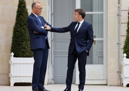    Макрон и Мерц вновь запугивают жителей Евросоюза страшилками о нападении России