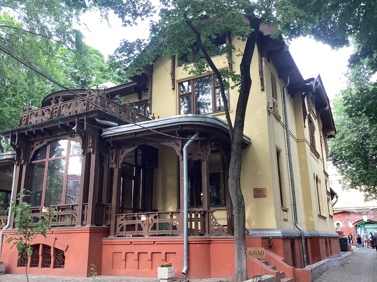 Крыльцо. Фото автора.