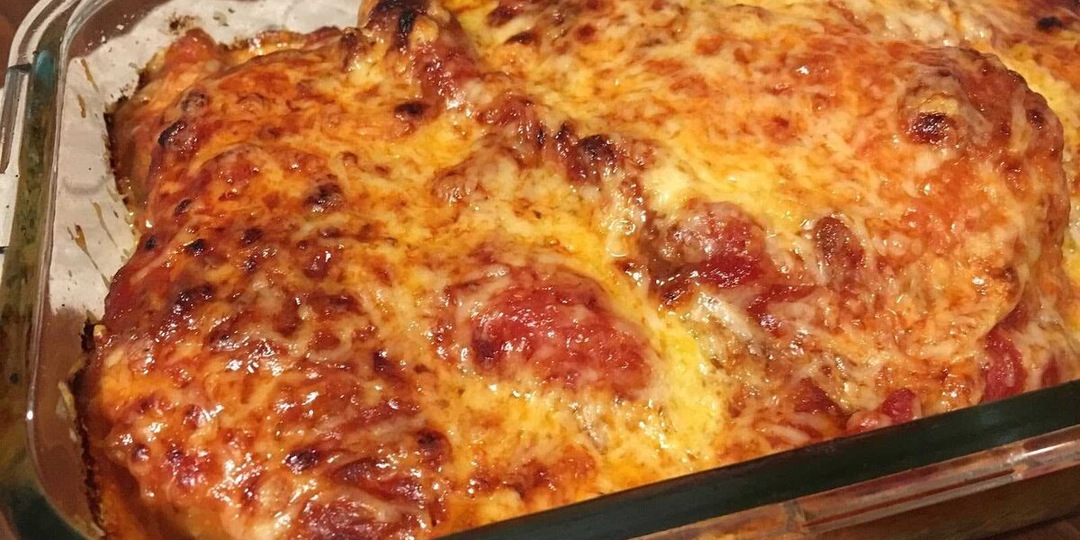 Свинина по-французски с картофелем и сыром в духовке