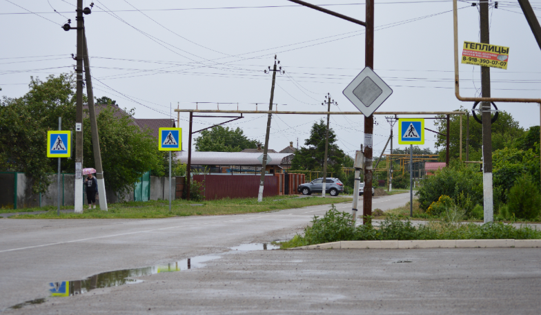 Фото автора. 23.06.2025. Станица. Летний дождь.
