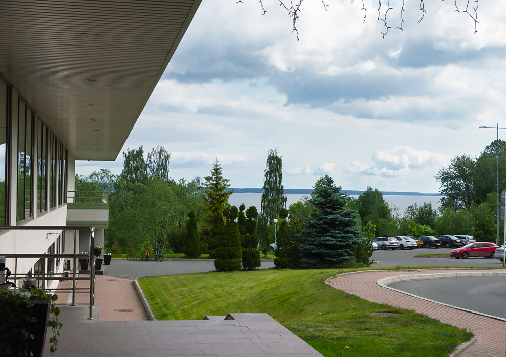 Вид от отеля на Онежское озеро