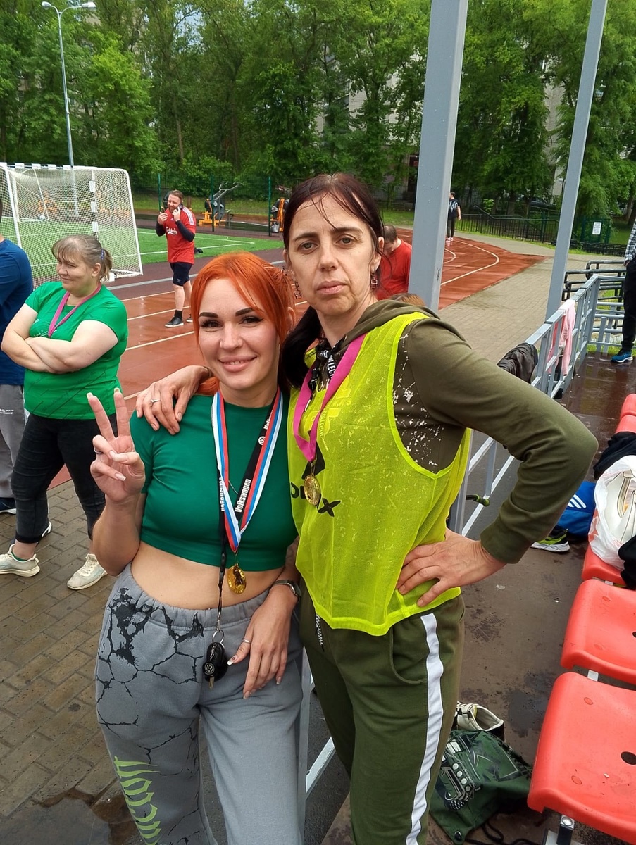 В салатовой манишке - Людмила Николаевна Шапошникова