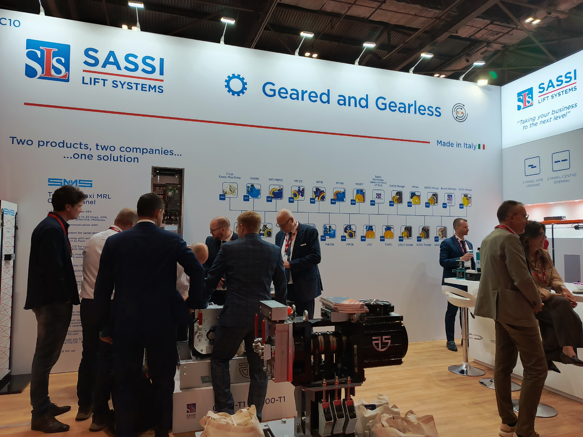 Кадры с выставки LIFTEX 2025