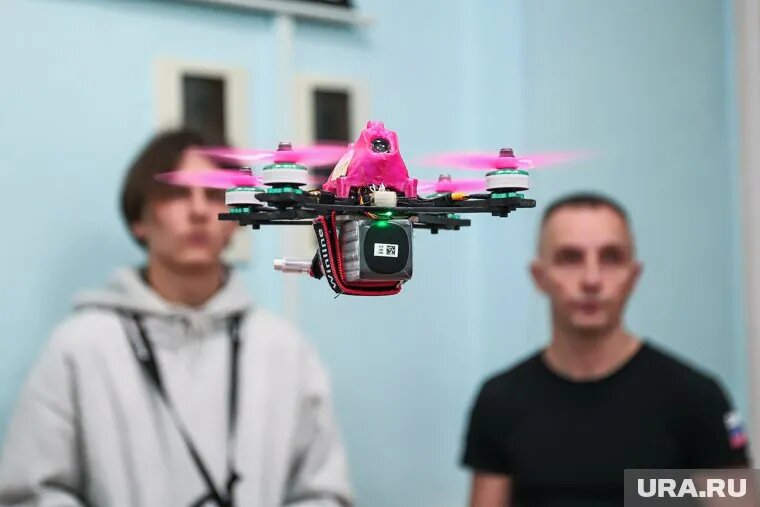 Дрон управляется с помощью оптического волокна (архивное фото). Фото: Размик Закарян © URA.RU