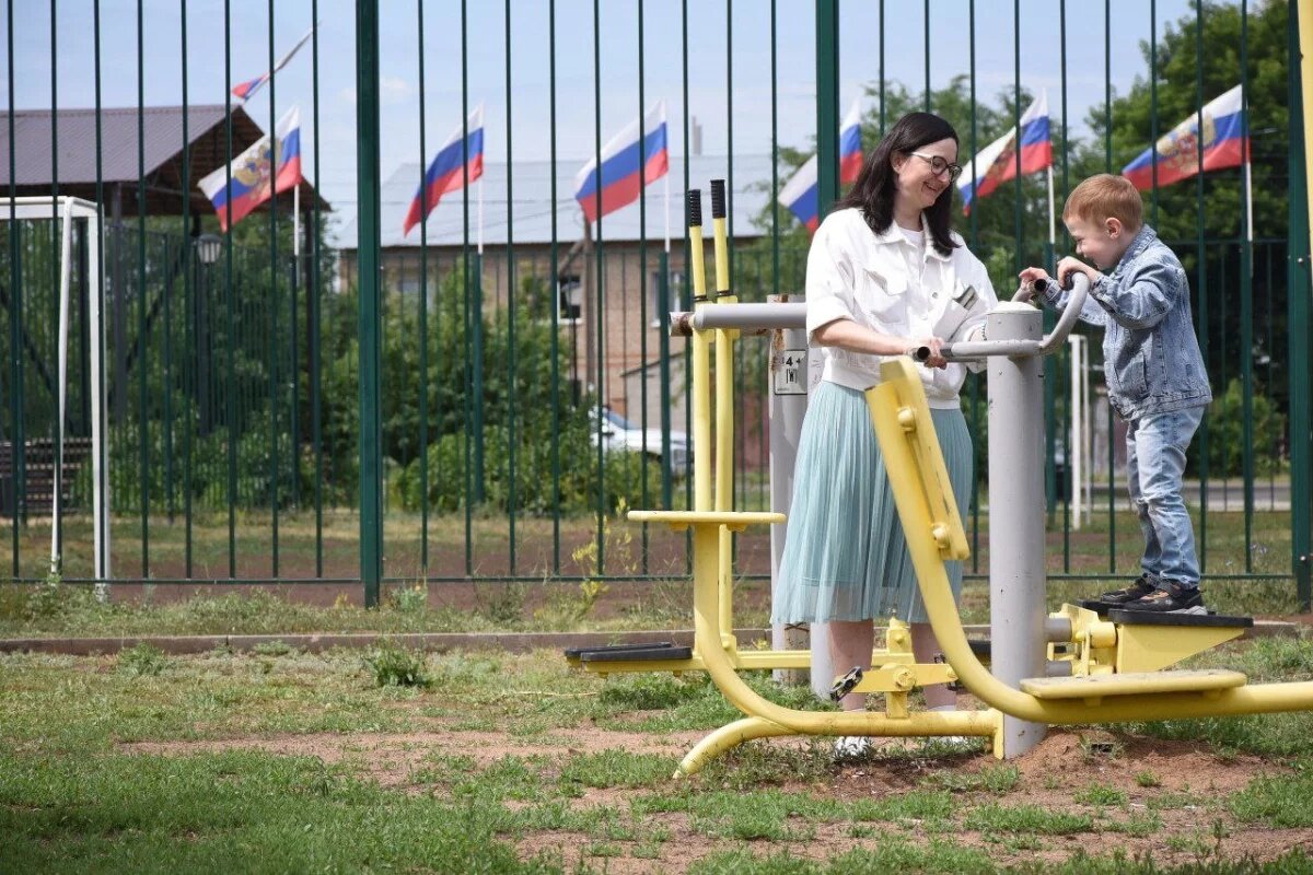    В Нижнесакмарском благоустроен сквер благодаря инициативному бюджетированию