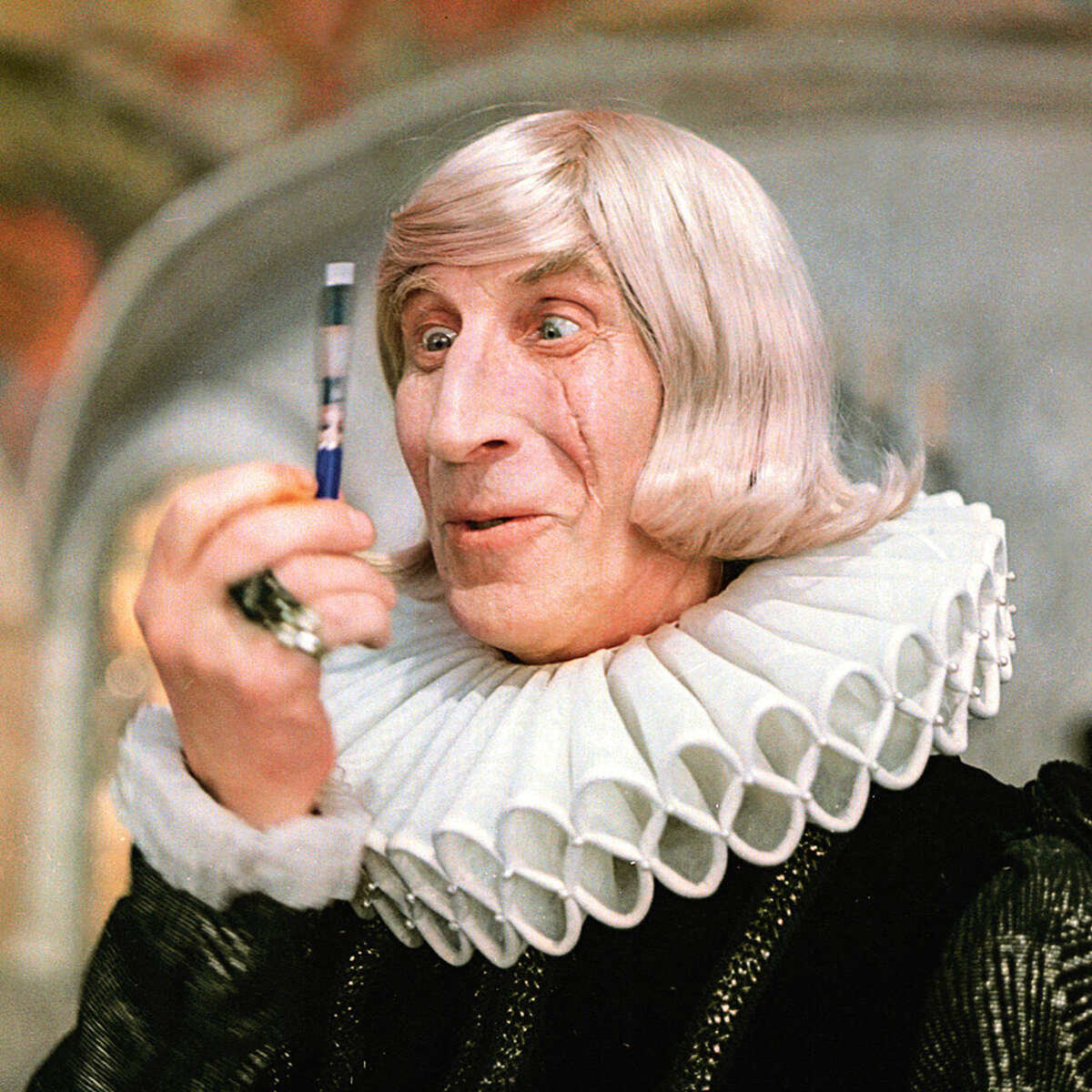 Кадр из комедии "Иван Васильевич меняет профессию", 1973 г.