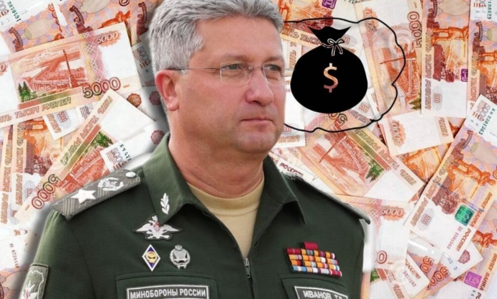 Чем руководствовался этот человек в генеральской форме? Фото Яндекс.Картинки. 