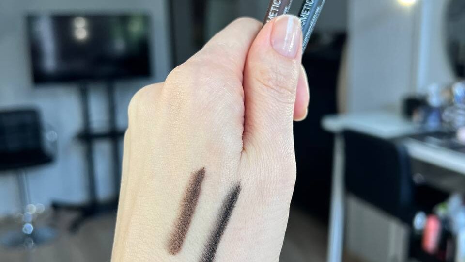 Каким карандашам для глаз отдать предпочтение?