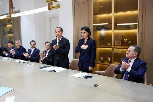 Саида Мирзиёева и Комил Алламжонов (справа). Фото пресс-службы президента Узбекистана