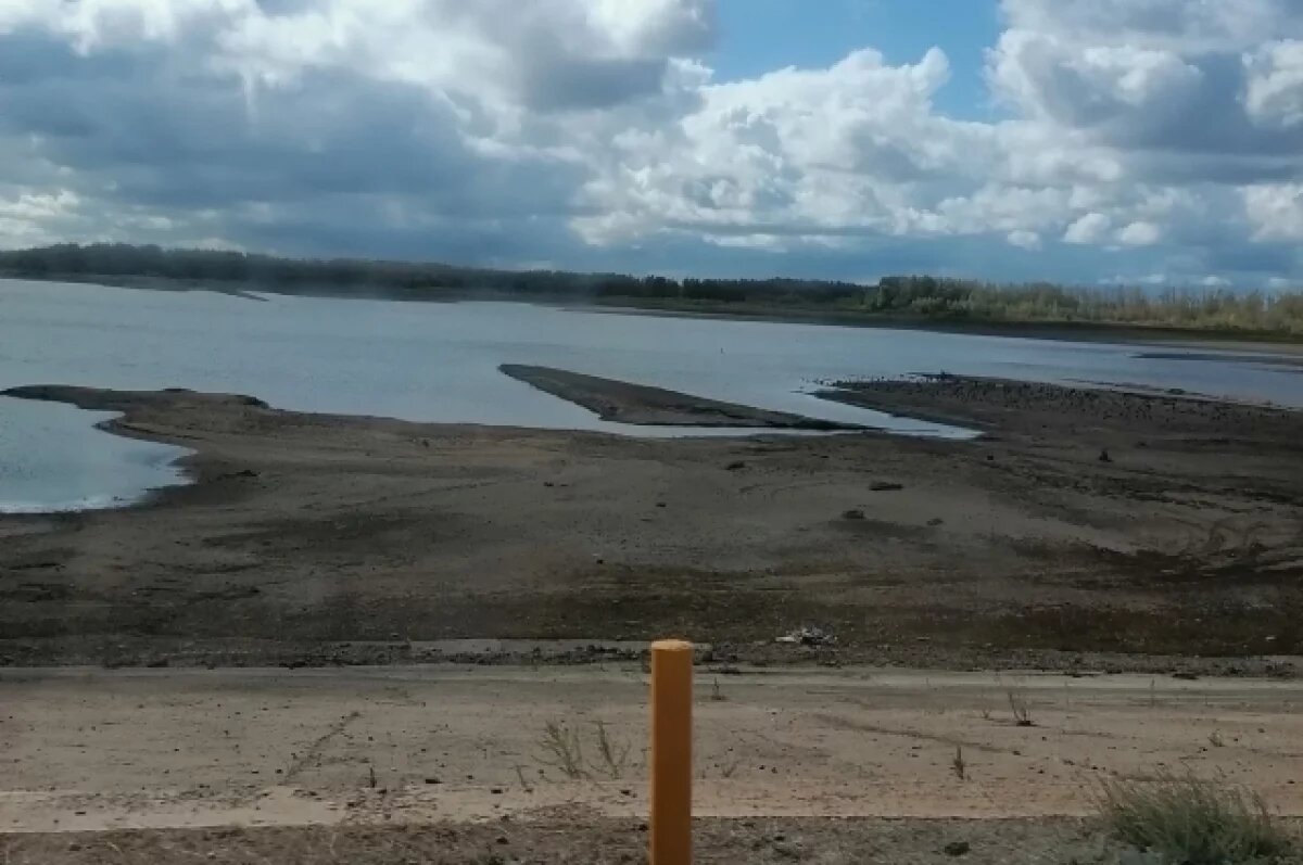    В Сургуте прокуратура требует через суд поднять затопленное судно