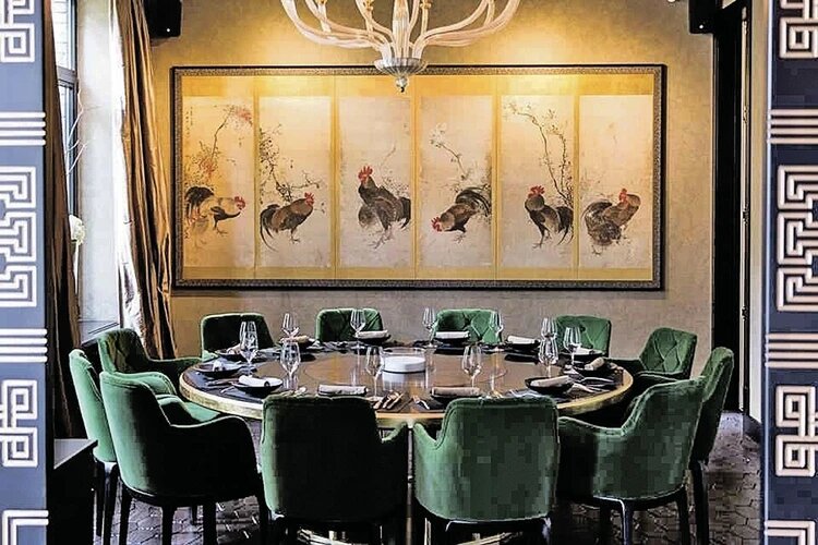 Вот один из уголков ресторана, по поводу которого схлестнулись две «дизайнерши». Высокое искусство, высокое!.. Фото: Elements By Edward Kwon. Источник контента: www.GDEBAR.ru