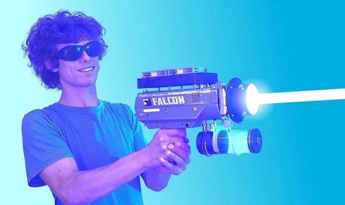    Блогер создал самый мощный лазер в мире