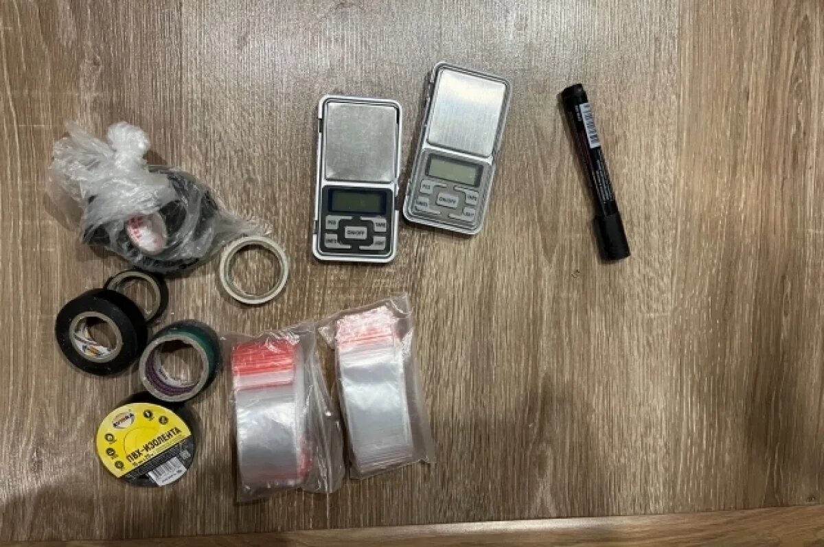    24-летний иностранец задержан в Новосибирске за попытку сбыта наркотиков