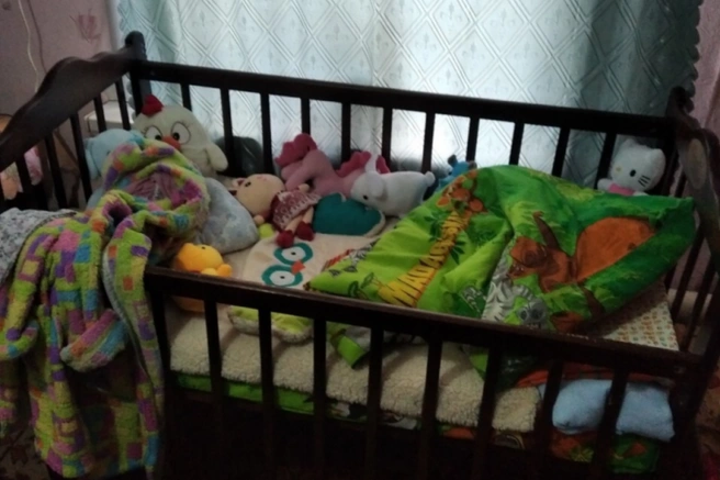Фото кроватки малыша: пресс-служба регионального СКР