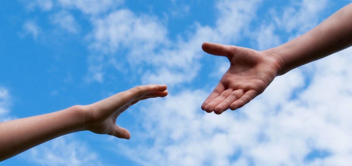 Источник: https://shkolanovotroiczkaya-r13.gosweb.gosuslugi.ru/netcat_files/95/403/pomosch_.jpg