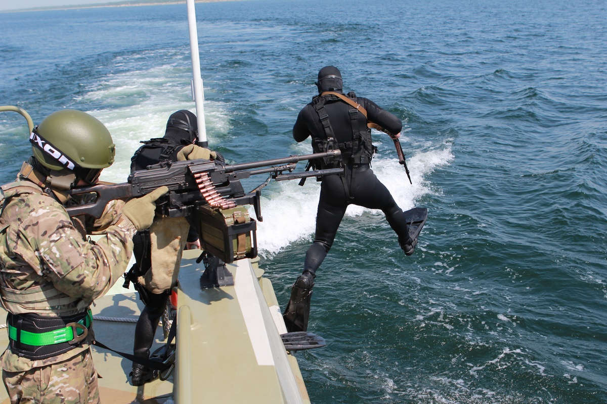   Водолазы Балтийского флота