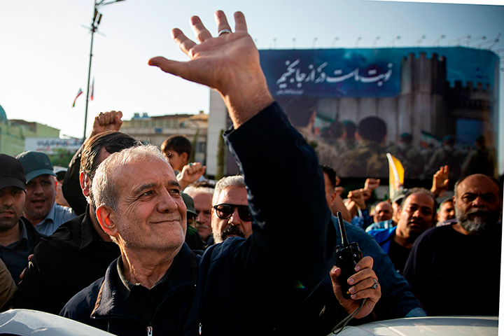    Иран пока анализирует произошедшее: были ли удары по его военным базам предупреждением?Фото: IMAGO/Iranian Presidency Office