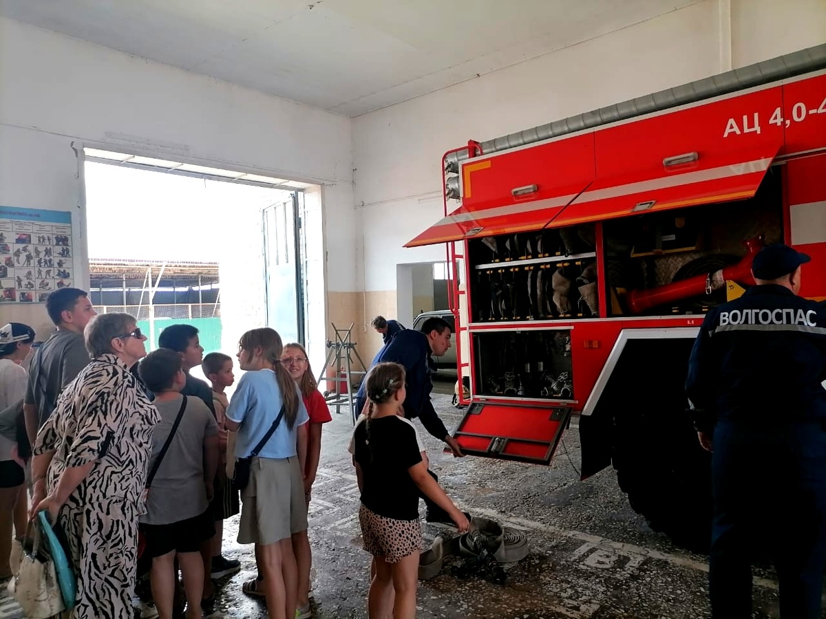 Школьники города Астрахани посетили пожарную часть №5