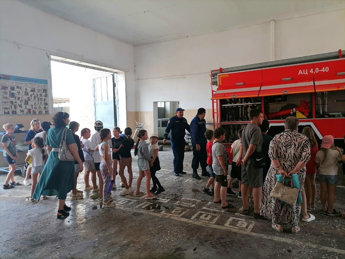 Школьники города Астрахани посетили пожарную часть №5
