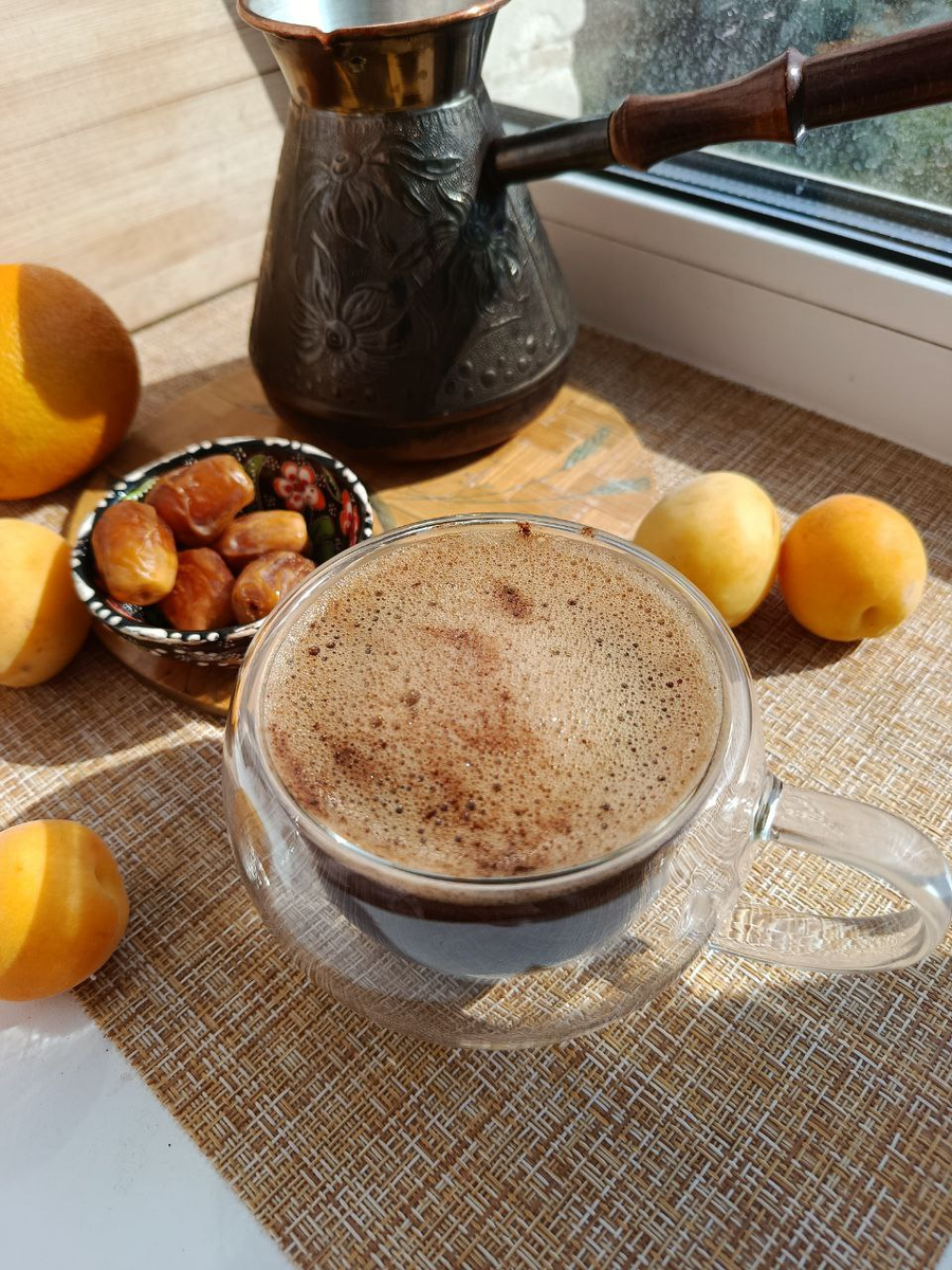 Фото автора. Кофе - тоже автора. Фото не в тему, зато красиво :))