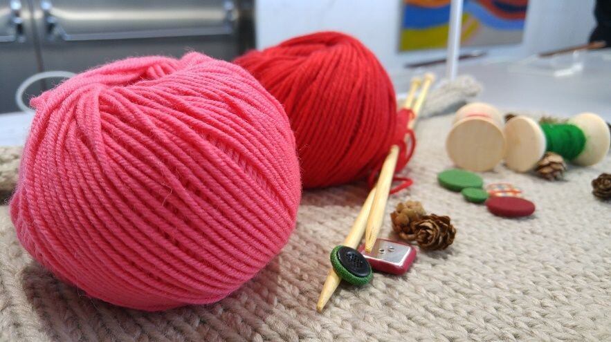 Нитки и спицы