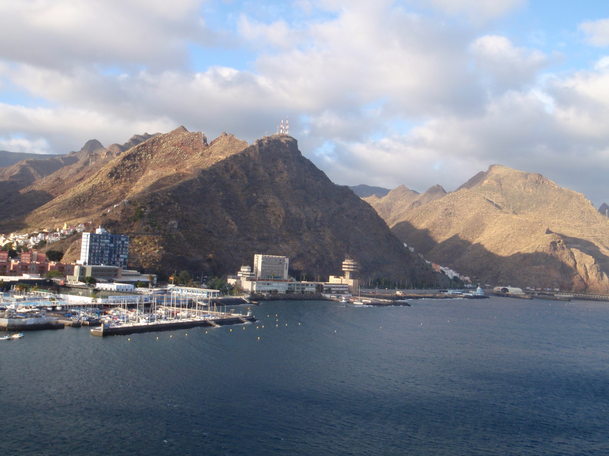 Вид на Канары с борта. Фото автора. 