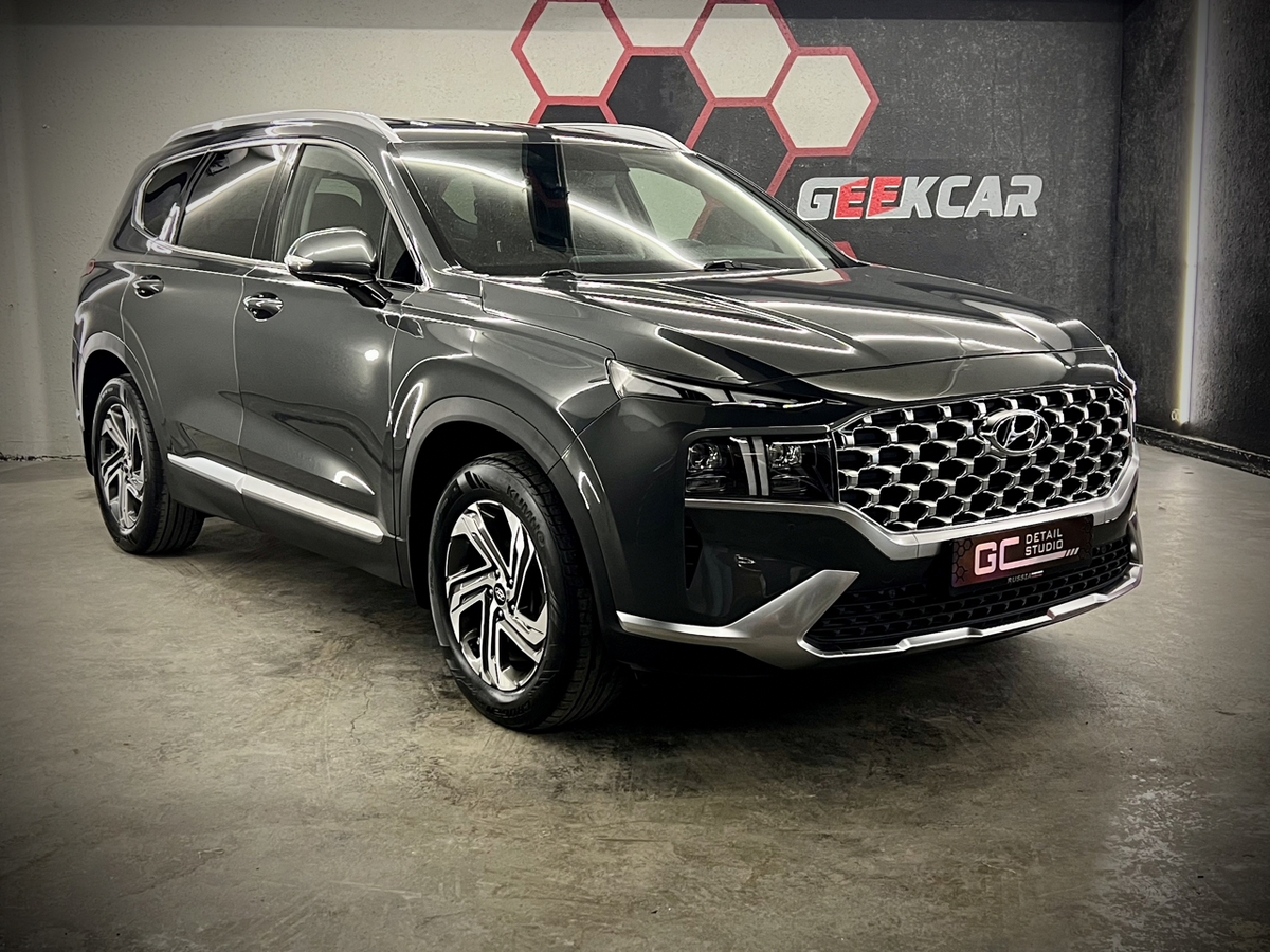 Huyndai Santa Fe на комплексе работ по оклейке, полировке и химчистке